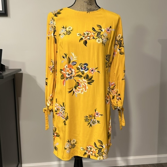 Old navy, yellow flowered long sleeve mini dress size small - Picture 2 of 8